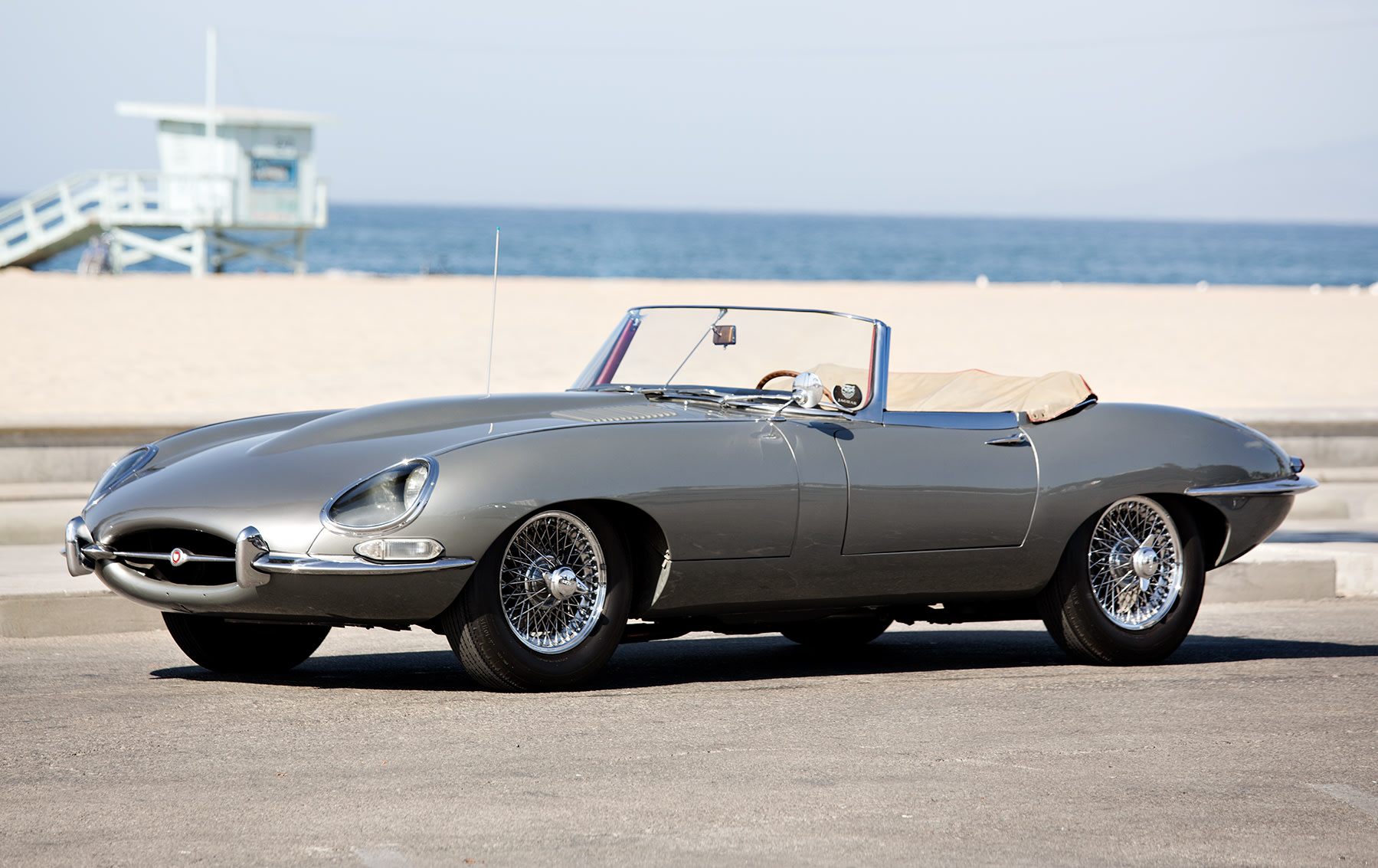 英智 1963 Jaguar E-Type Series 1 3.8-Liter Fixed Head Coupe